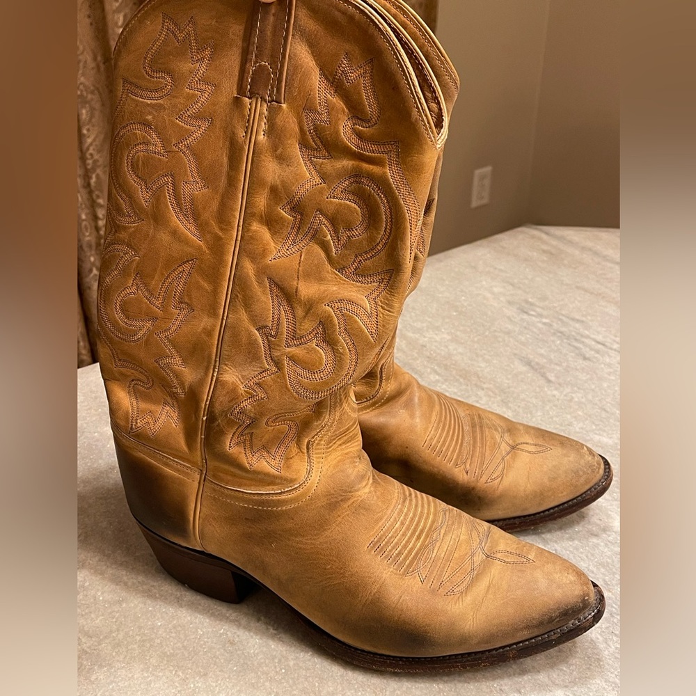 Men’s Tan Distressed Leather Cowboy Boots                        Size 12
